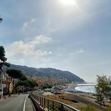 Vista Mare Casa Vacanze Ospedaletti Buitenkant foto